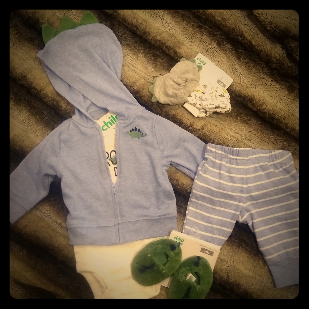 NB DINO OUTFIT